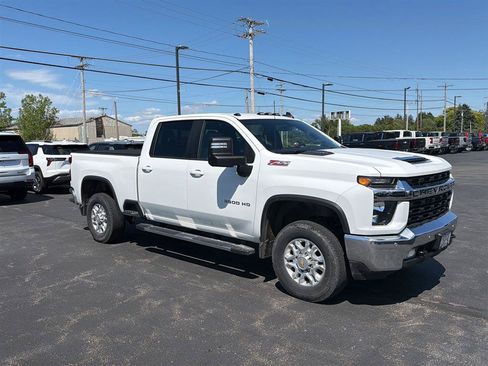 Used 2022 Chevrolet Silverado 3500 LT w/ All Star Edition AWD/4WD image 2