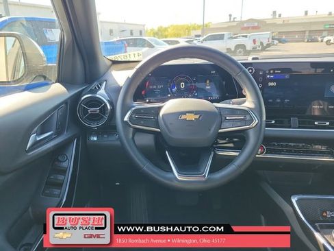 Used 2026 Chevrolet Equinox LT w/ Convenience Package II FWD image 12