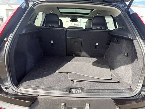 Used 2023 Volvo XC40 B5 Plus w/ Driver Assist Package AWD/4WD image 29