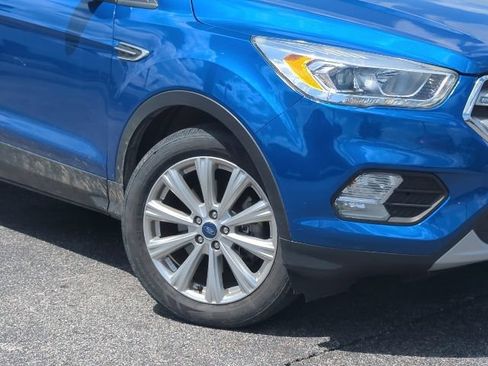 Used 2019 Ford Escape SEL AWD/4WD image 2