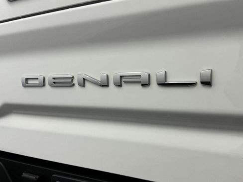 Used 2024 GMC Sierra 3500 Denali Ultimate AWD/4WD image 8