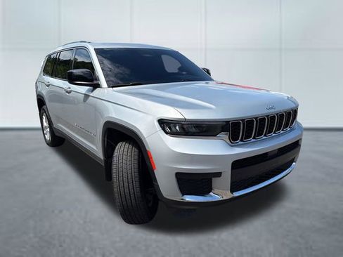 Used 2023 Jeep Grand Cherokee L Laredo w/ Luxury Tech Group I AWD/4WD image 5