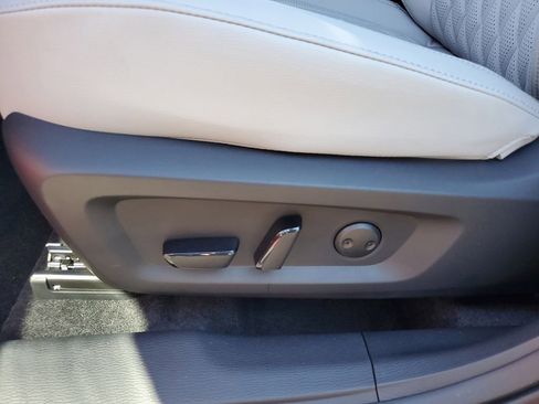 New 2026 Mitsubishi Outlander SEL image 14