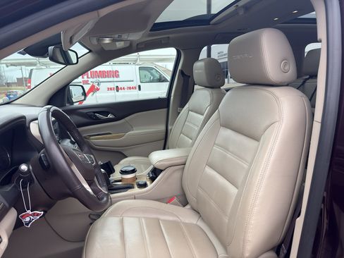 Used 2017 GMC Acadia Denali w/ Technology Package AWD/4WD image 7