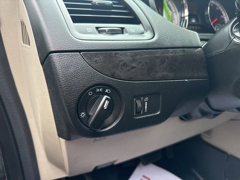 Used 2019 Dodge Grand Caravan SE w/ Power Convenience Group I image 16