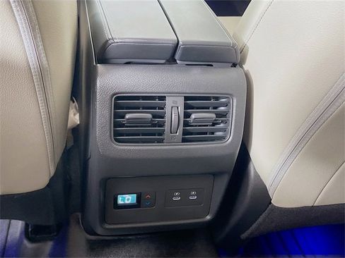 Used 2025 Nissan Rogue SL w/ Tech Package image 27