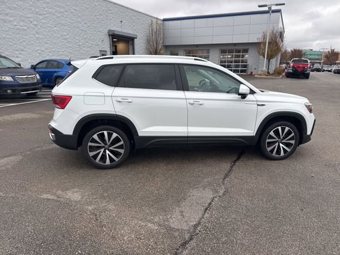 Used 2023 Volkswagen Taos SE image 10