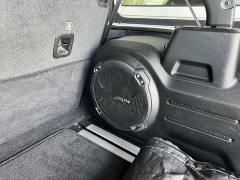 Used 2021 Jeep Wrangler Unlimited Rubicon AWD/4WD image 8