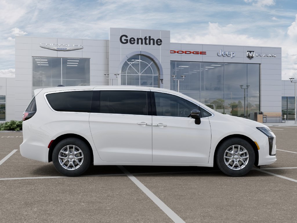 New 2027 Chrysler Pacifica Select FWD image 21