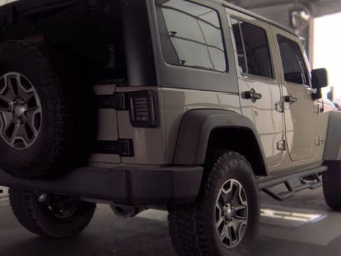 Used 2017 Jeep Wrangler Unlimited Rubicon w/ Connectivity Group AWD/4WD image 5