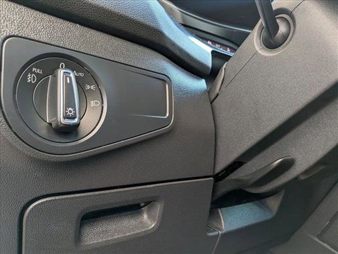 Used 2021 Volkswagen Tiguan SEL Premium R-Line image 16