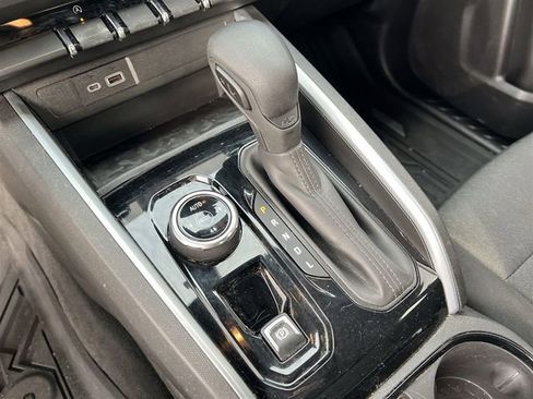 Certified 2023 Chevrolet Colorado Trail Boss w/ Technology Package AWD/4WD image 22