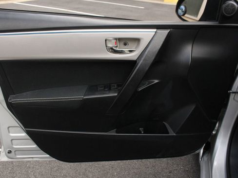 Used 2015 Toyota Corolla LE FWD image 15