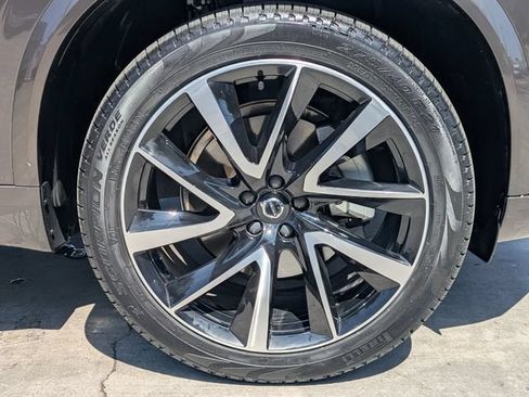 Certified 2024 Volvo XC90 B6 Ultimate w/ Lounge Package AWD/4WD image 10