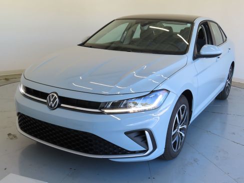 New 2026 Volkswagen Jetta SE FWD image 9