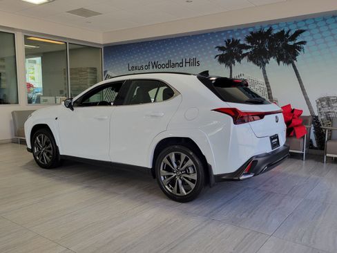 Certified 2024 Lexus UX 250h F Sport image 4