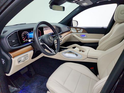 Certified 2025 Mercedes-Benz GLS 450 4MATIC image 16