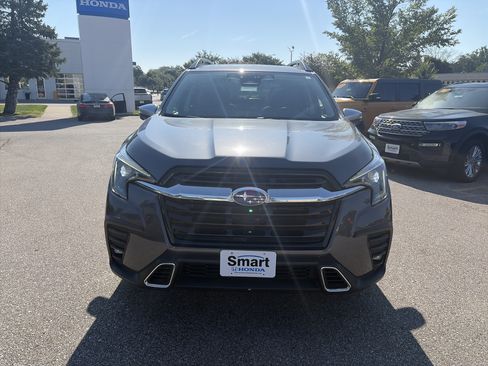 Used 2023 Subaru Ascent Touring AWD/4WD image 3