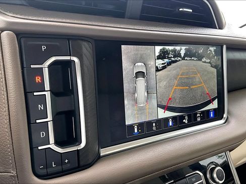 Used 2023 GMC Yukon Denali AWD/4WD image 29