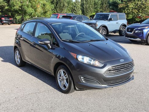 Used 2019 Ford Fiesta SE w/ Cold Weather Package FWD image 9