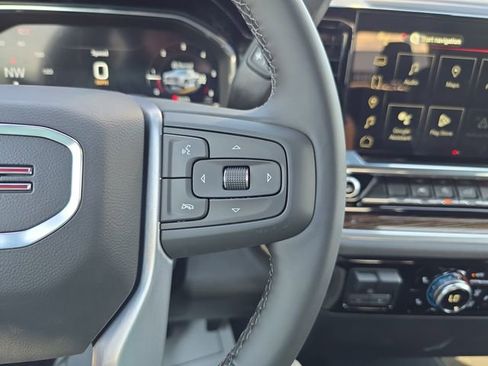 New 2025 GMC Sierra 1500 Elevation image 17