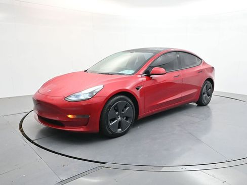 Used 2023 Tesla Model 3 Standard Range RWD image 1