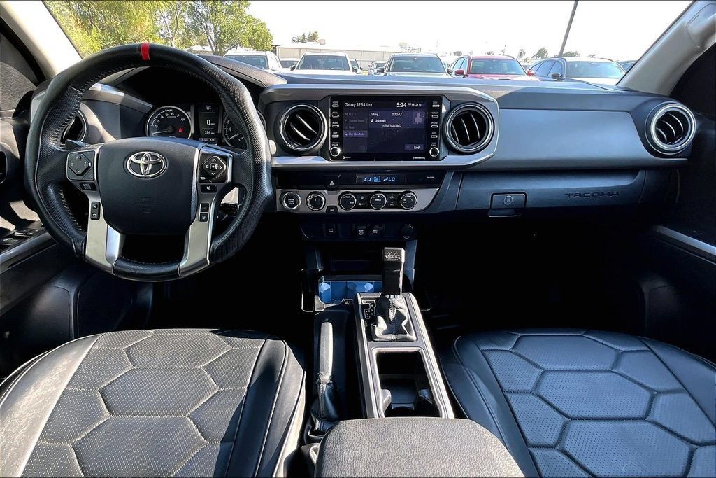 Used 2024 Toyota Tacoma TRD Sport AWD/4WD image 18