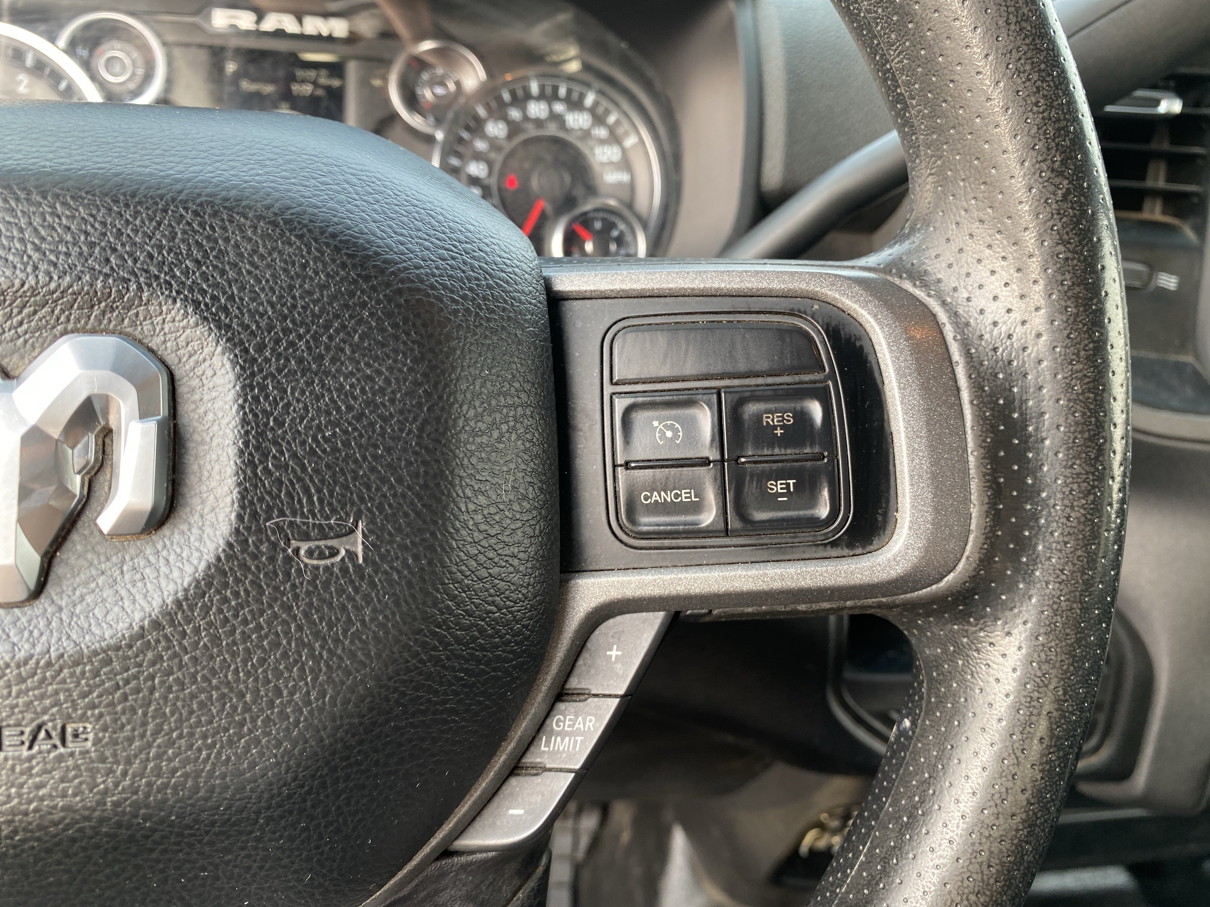 Used 2022 RAM 3500 Tradesman w/ Chrome Appearance Group AWD/4WD image 17