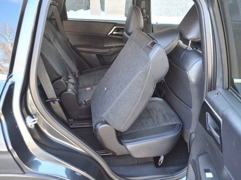 Used 2024 Mitsubishi Outlander SE image 36