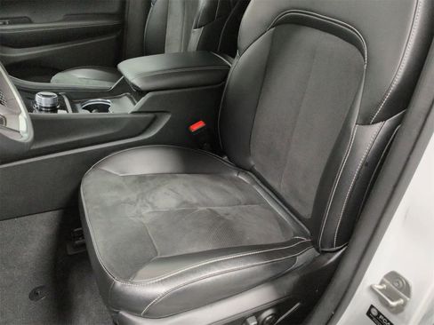 Certified 2024 Jeep Grand Cherokee L Altitude image 17