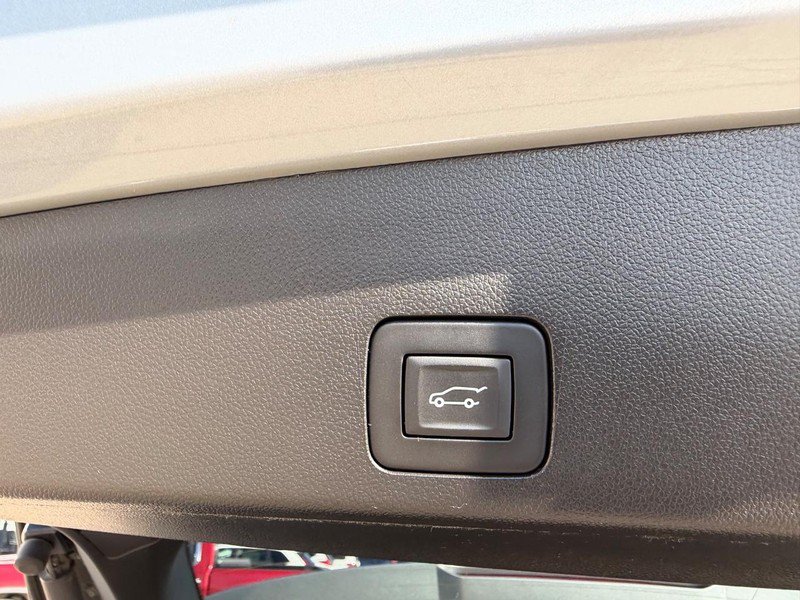 Used 2023 Buick Encore GX Select w/ Sport Touring Package FWD image 5