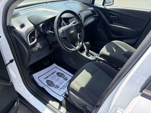Used 2020 Chevrolet Trax LS w/ Tint and Cruise Package FWD image 9