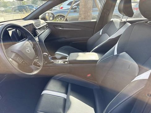 Used 2025 Toyota Camry SE FWD image 15