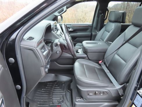 Certified 2022 Chevrolet Suburban LT w/ LT Signature Package image 25