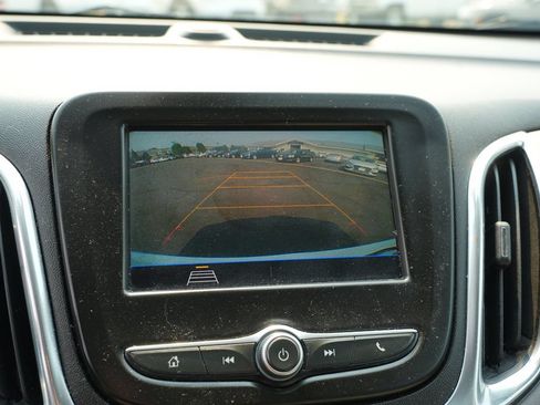 Used 2020 Chevrolet Equinox LS AWD/4WD image 28