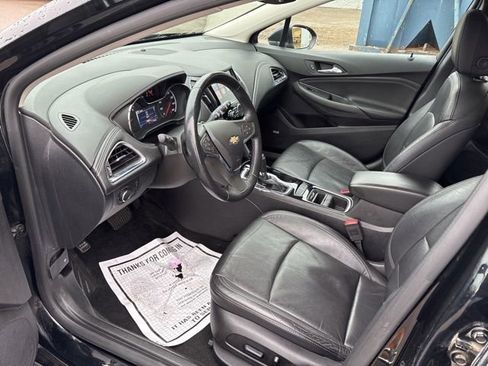 Used 2017 Chevrolet Cruze Premier image 10