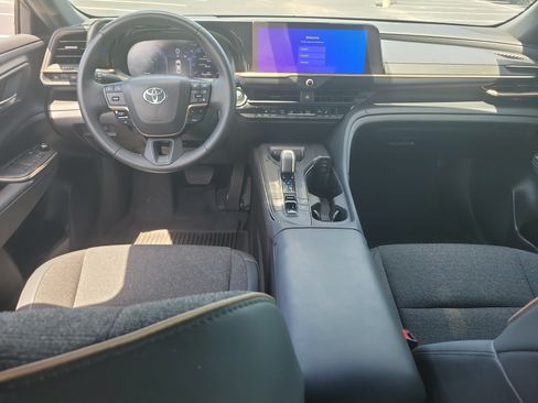 Used 2023 Toyota Crown AWD/4WD image 15