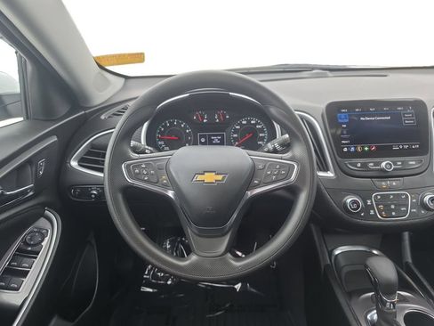 Used 2025 Chevrolet Malibu LT FWD image 12