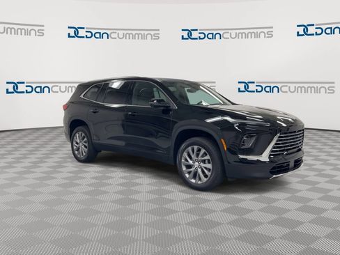 Used 2026 Buick Enclave Preferred FWD image 2