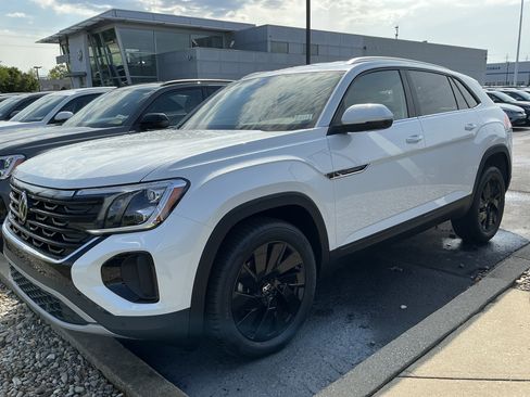 New 2026 Volkswagen Atlas Cross Sport SE AWD/4WD image 4