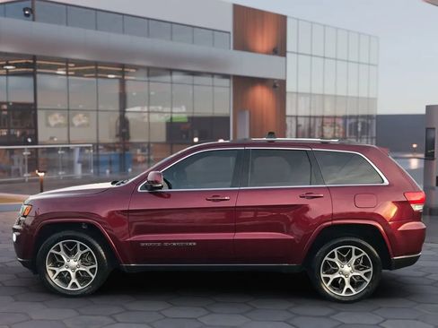Used 2018 Jeep Grand Cherokee Limited image 7