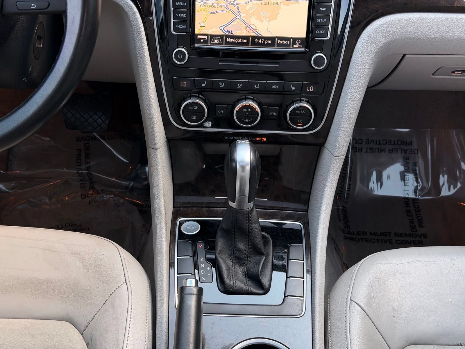 Used 2015 Volkswagen Passat TDI SEL Premium FWD image 28