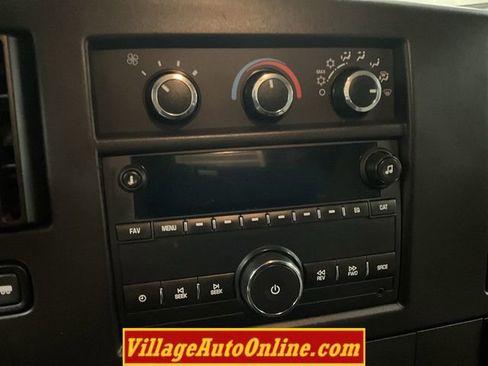 Used 2015 GMC Savana 2500 RWD image 19