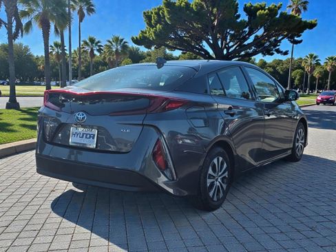 Used 2020 Toyota Prius Prime XLE image 5