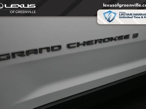 Used 2022 Jeep Grand Cherokee L Limited AWD/4WD image 10