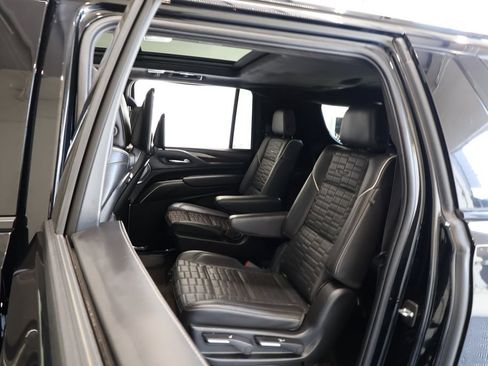 Used 2022 Cadillac Escalade ESV Sport Platinum AWD/4WD image 21