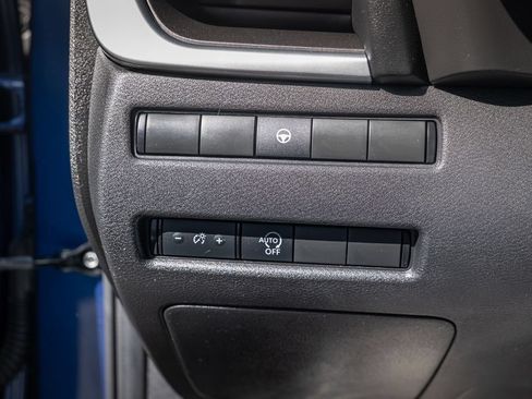 Used 2023 Nissan Rogue SV FWD image 19
