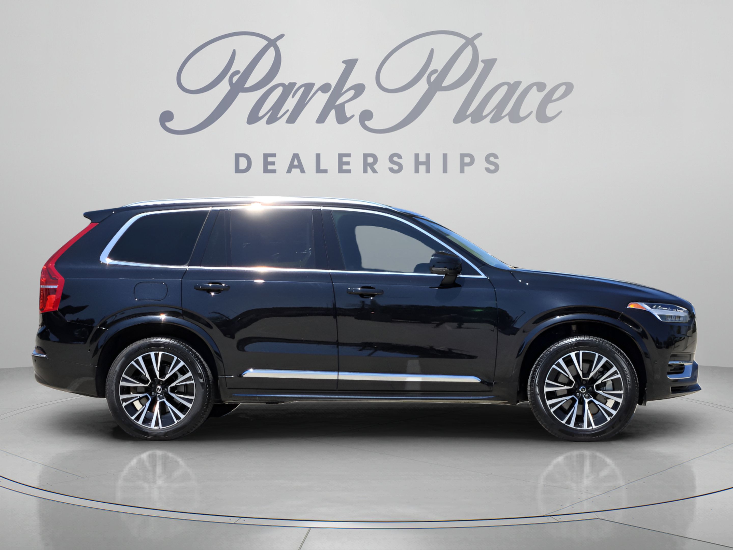 Used 2025 Volvo XC90 T8 Plus w/ Protection Package Premier AWD/4WD image 6