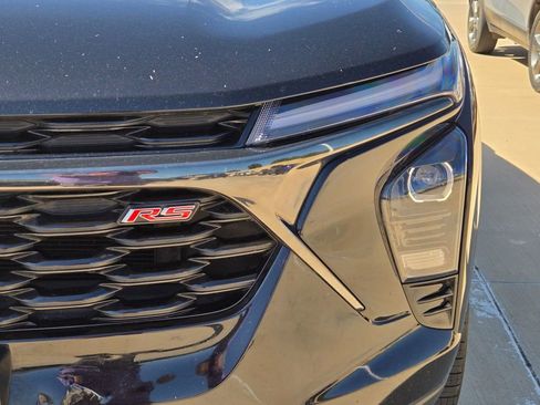 Used 2024 Chevrolet Trax RS FWD image 17