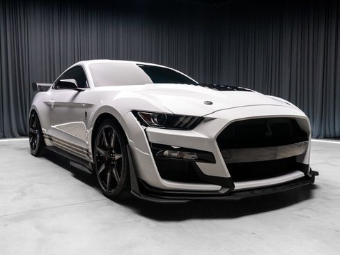 Used 2021 Ford Mustang Shelby GT500 w/ Carbon Fiber Track Pack RWD image 17